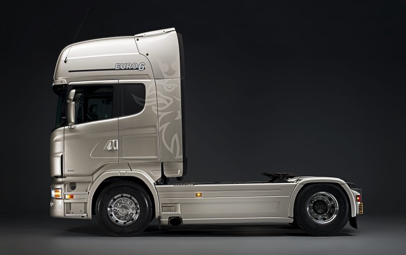 Scania r124la