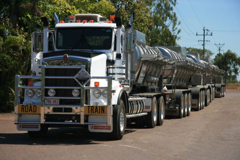 Mack Titan 112 прицепов