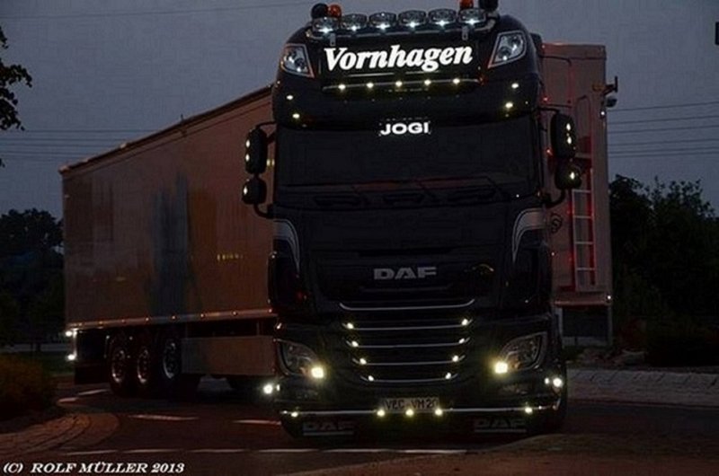 DAF 105 Night