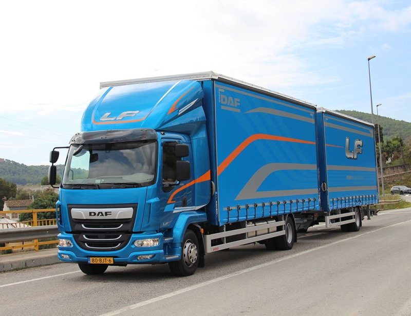 Автопоезд DAF LF 250 (12т + прицеп )