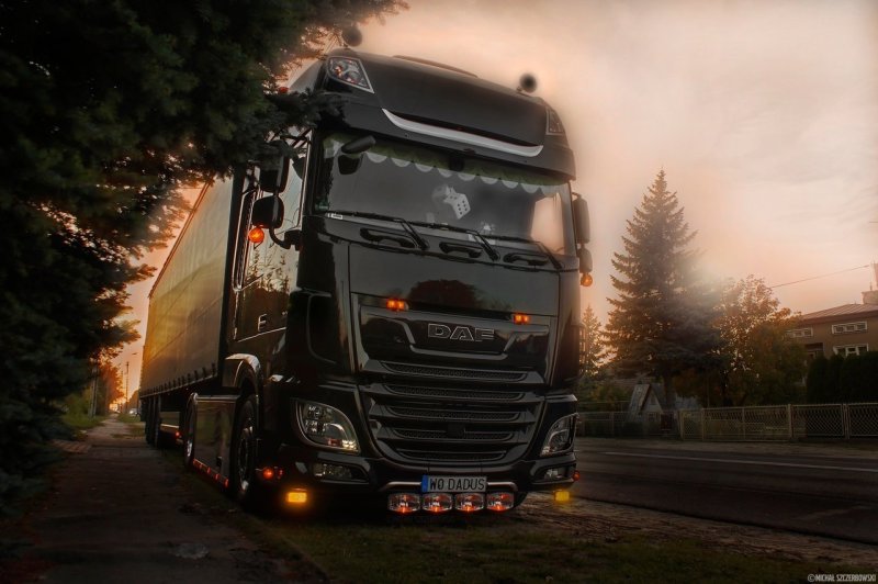 DAF 105 Night