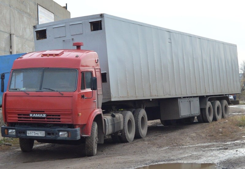 КАМАЗ 5410 С полуприцепом МАЗ 9758