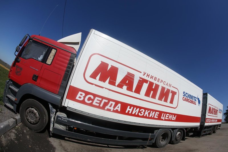 Фура магазина магнит