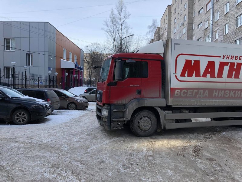 Фура магазина магнит