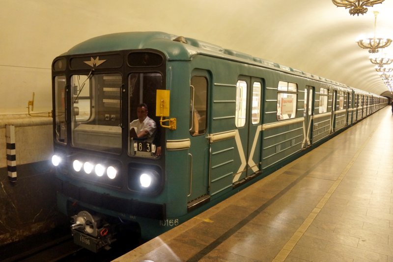 Метро поезда Московского метрополитена