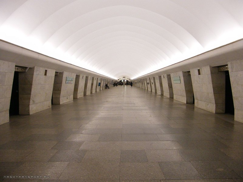 Станция метро Ломоносовская в Санкт-Петербурге