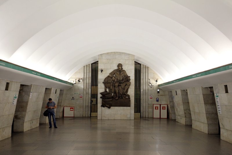 Станция метро Ломоносовская Петербургский метрополитен