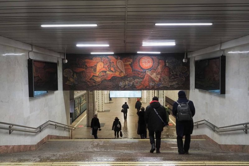 Экраны в метро Москвы