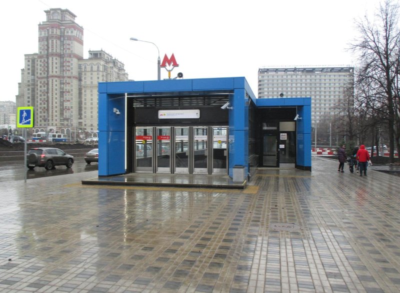 Наземный вестибюль станции Ломоносовский проспект