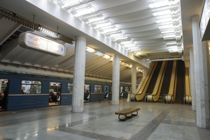 Станция Метростроителей Харьков