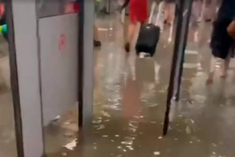 Потоп в метро