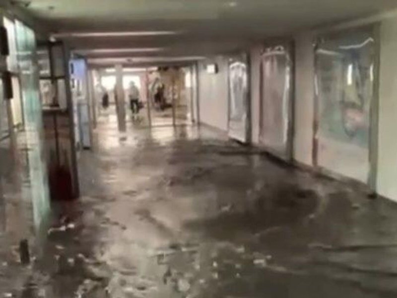В Москве затопило станцию метро Ясенево