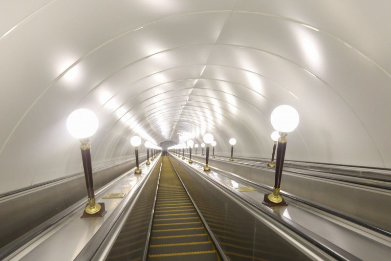 Адмиралтейская метро эскалатор