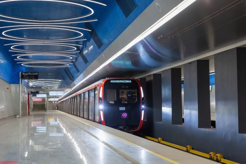 Поезд метро Москва 2020