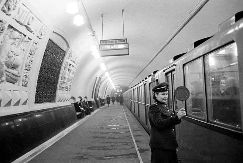 1943 Станция Павелецкая метро