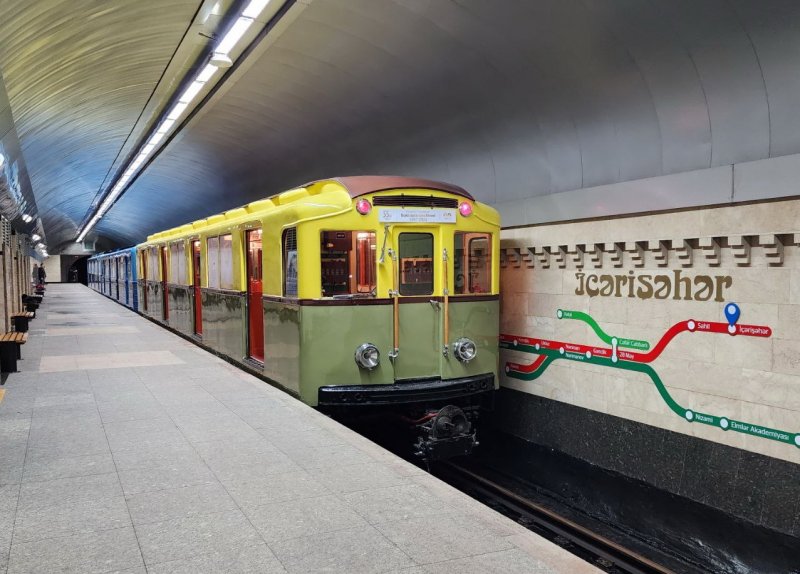Ретро поезда метро Баку