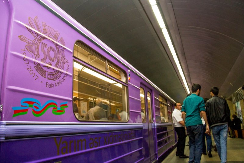 Поезд метро Баку