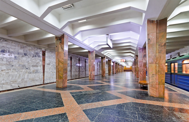 Станция метро Индустриальная Харьков