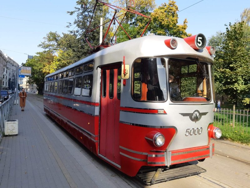 Трамвайные вагоны лм-57