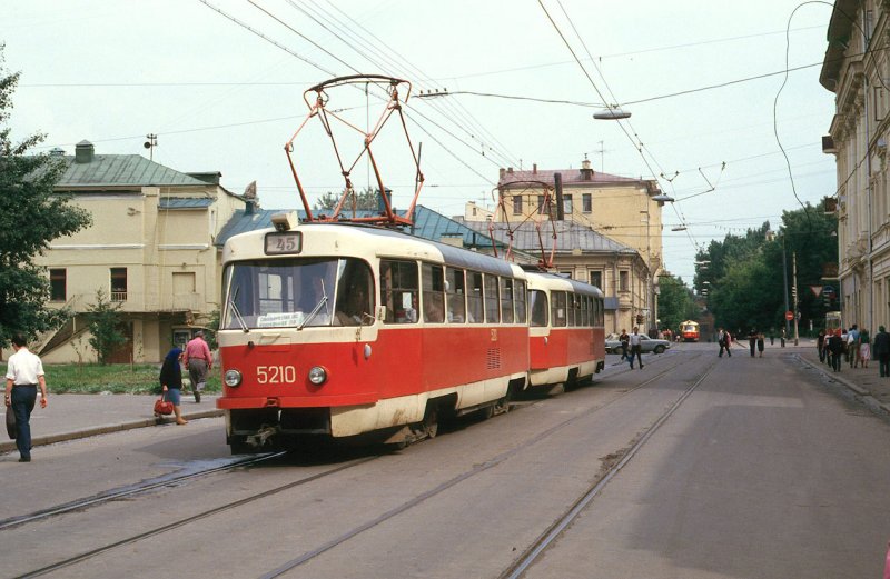 Трамвай Tatra 1990