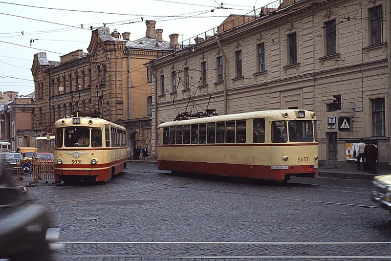 Трамвай СПБ лм 57