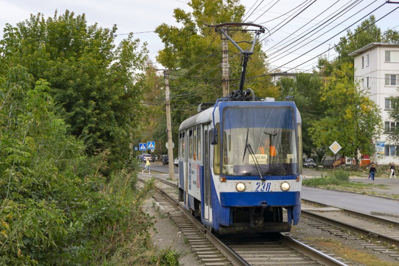 Троллейбус врезался в трамвай Барнаул