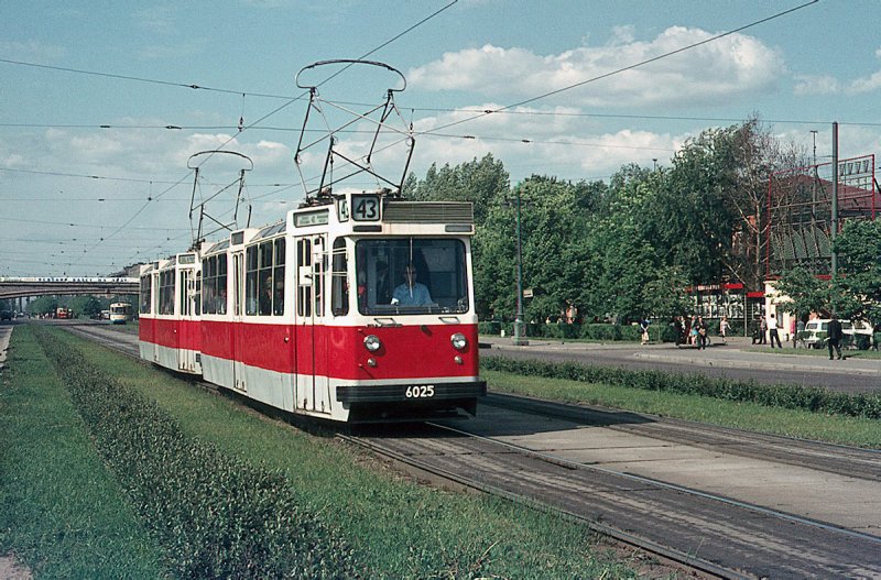 Ленинградский трамвай лм-68,