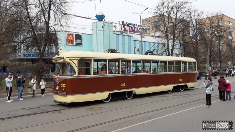 Вагон трамвая 800 украшение в Москве