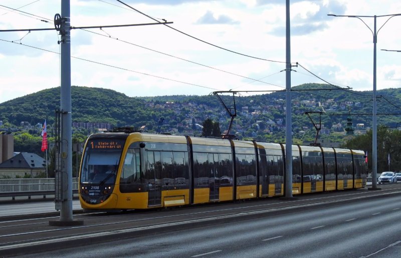 Самый длинный трамвай в Будапеште