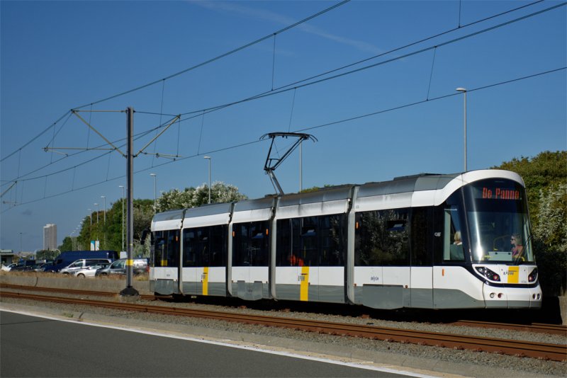 Трамвай 100