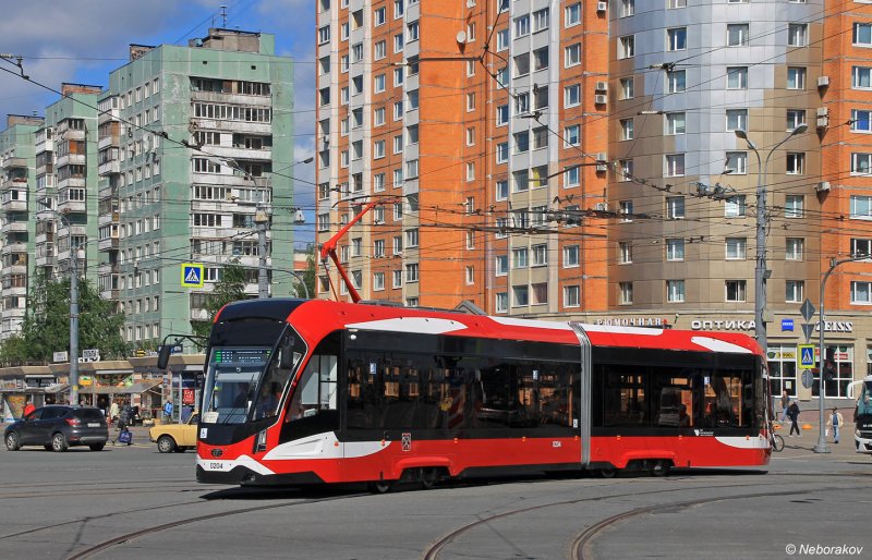 Трамвай богатырь м в Санкт-Петербурге