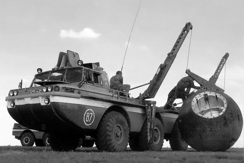 Автомобиль специальный плавающий ЗИЛ-4906