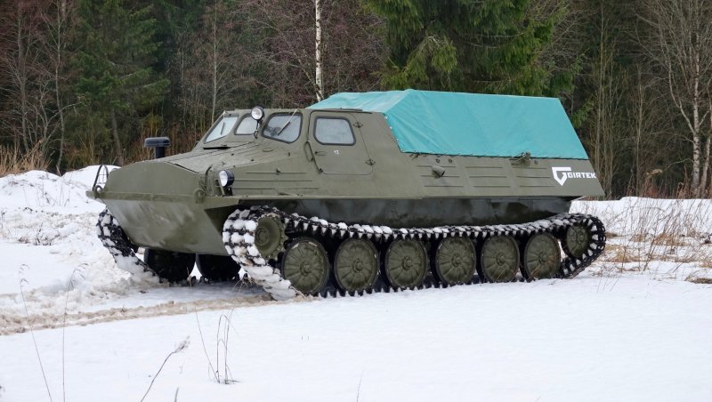 Гусеничный тягач ГТТ