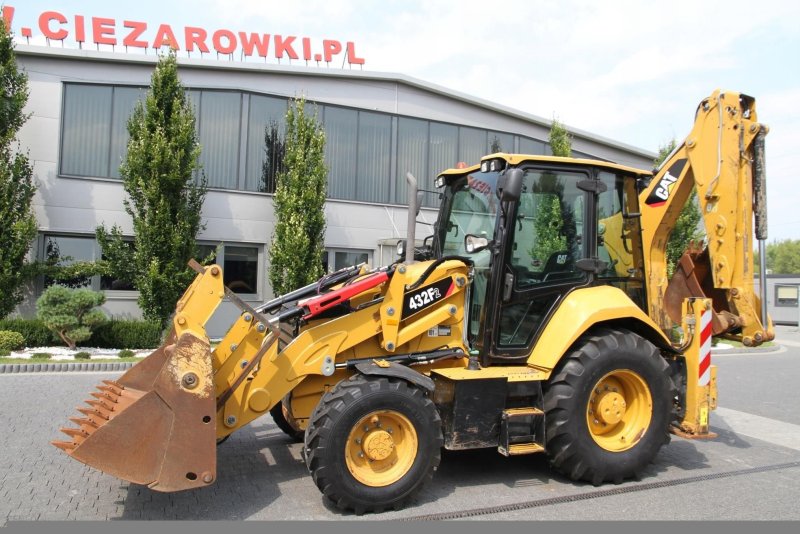 Экскаватор-погрузчик Caterpillar, 432