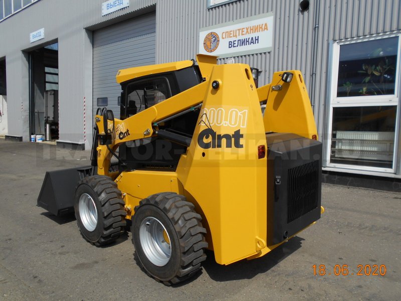 Мини погрузчик Ant 1000