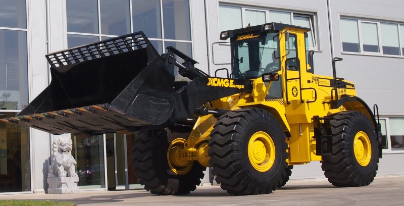 Фронтальный погрузчик XCMG lw900k