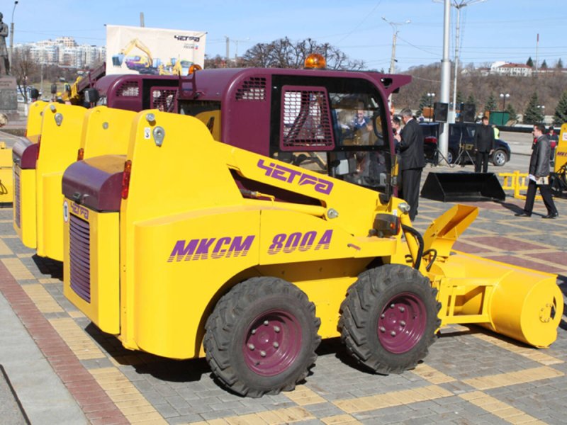 Мини-погрузчик ЧЕТРА МКСМ-800а-1