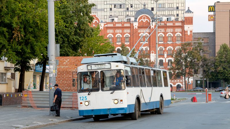 Российские троллейбусы ЗИУ-9