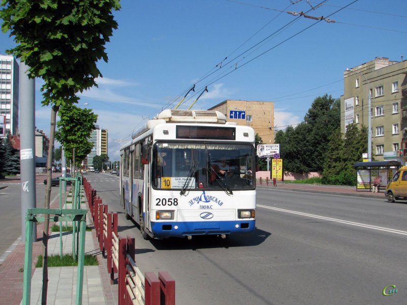 Брянские троллейбус 2058