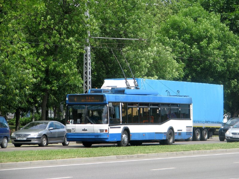 Троллейбус 15