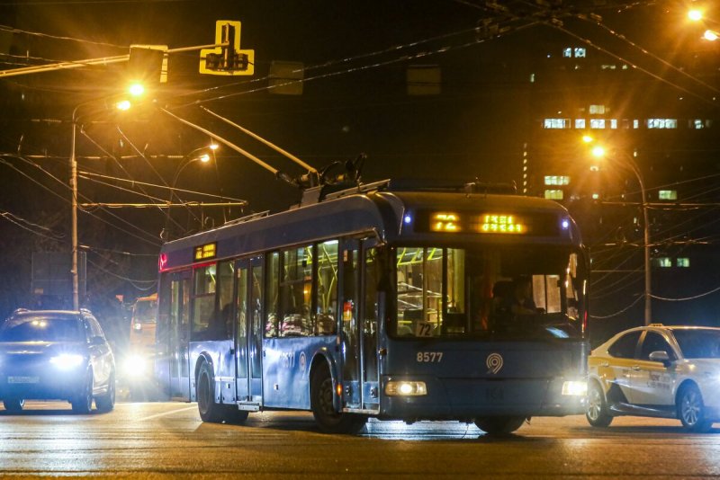Общественный транспорт троллейбус