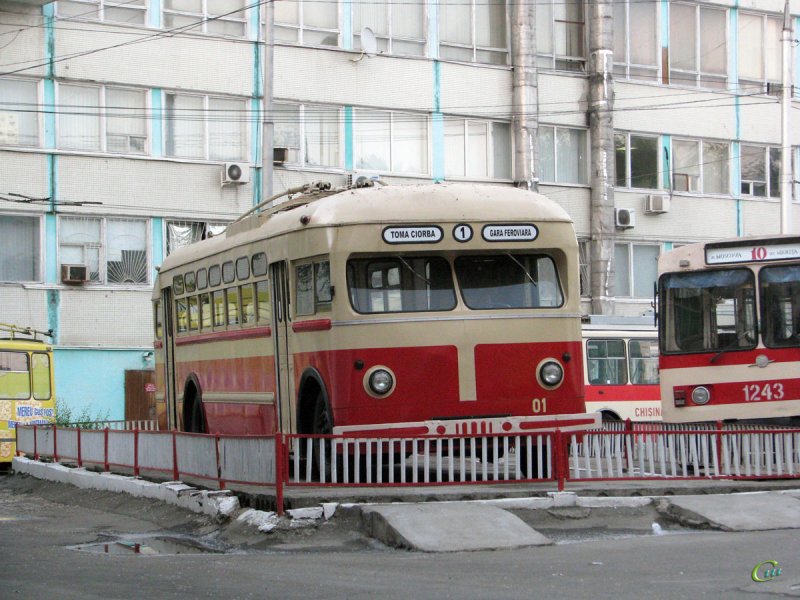 МТБ-82д троллейбус