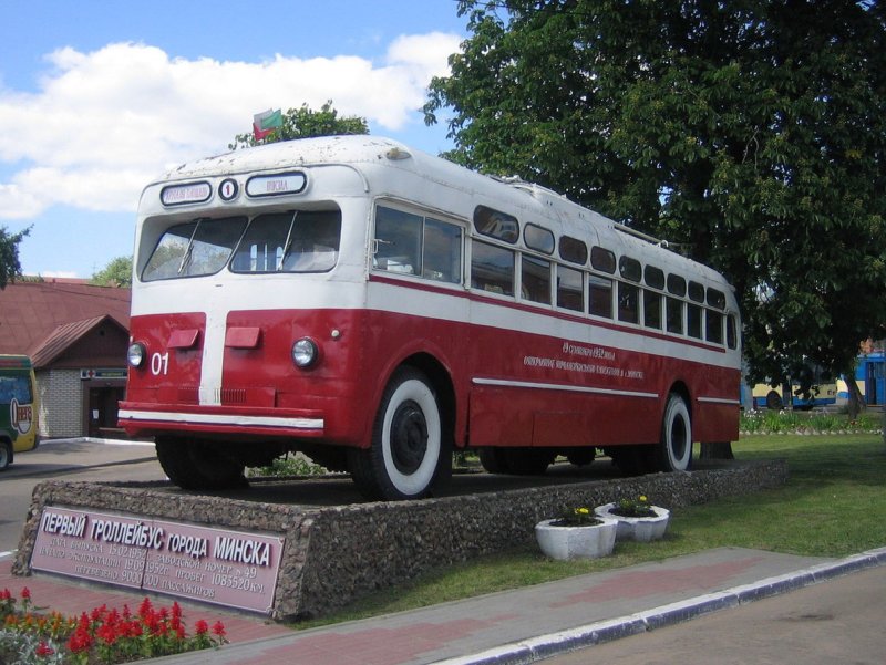 Памятник троллейбусу. МТБ. 82