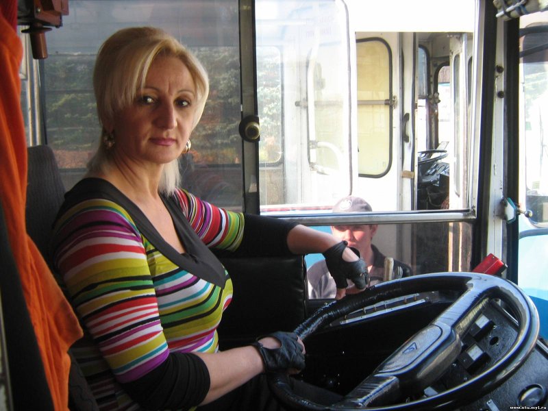Женщина в трамвае