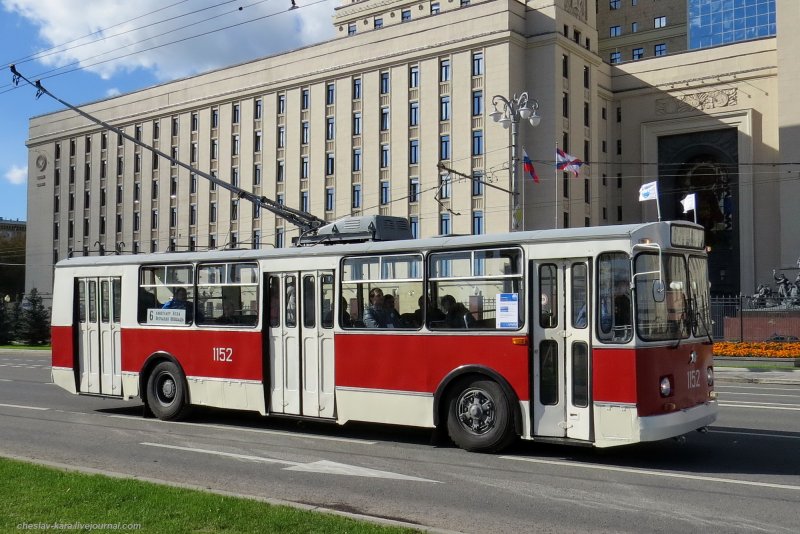 ЗИУ-9 троллейбус