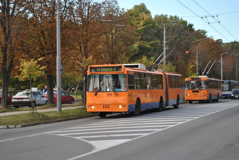Оранжевый троллейбус