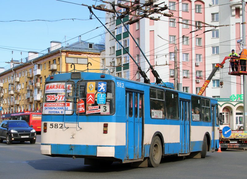 Троллейбус ЗИУ-682г в родной окрасе на заводе имени Урицкого