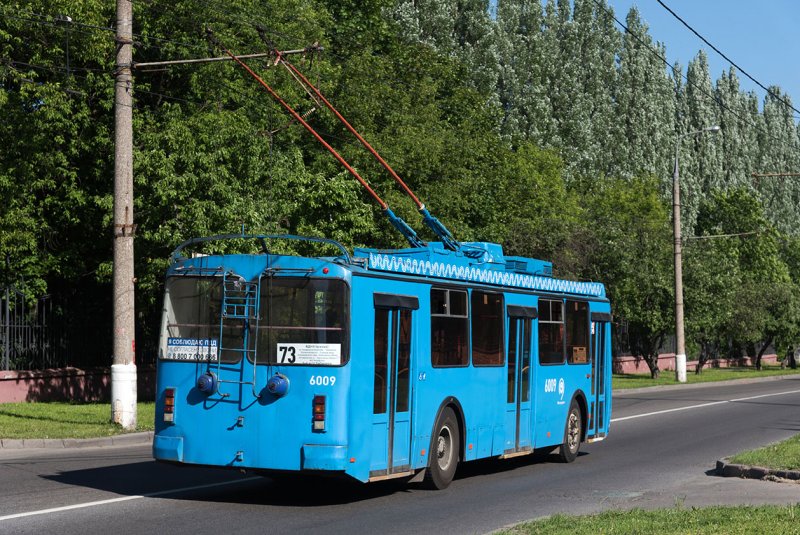 Троллейбус ЗИУ 682