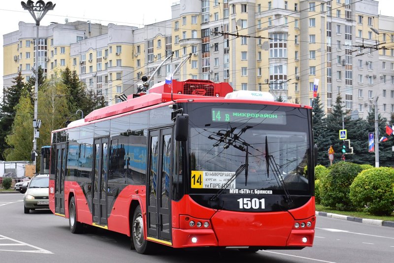 Красный троллейбус Брянск