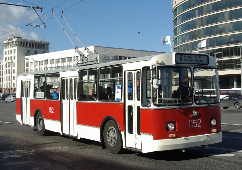 Троллейбус ЗИУ 9 В Москве